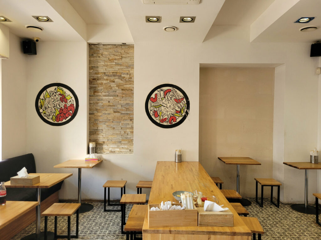 Restauracja To To Pho przy ul. Widok 16 w Warszawie